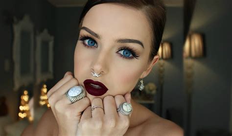 Dark plum lips & Glittered winged liner || Makeup Tutorial | Plum lips, Hot lipstick, Winged ...