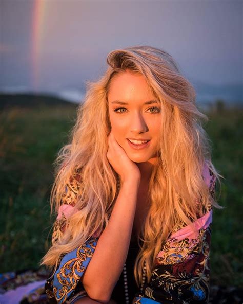 Emily Ann Roberts (@emilyann_music) • Instagram photos and videos | Emily ann roberts, Emily ann ...