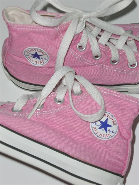 Pink Converse :)