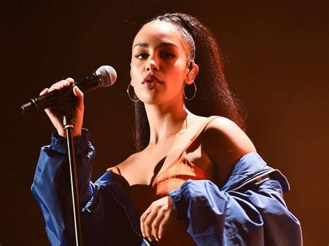 Jorja Smith: Not fitting into sample size clothing made me more confident | Express & Star