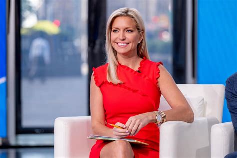 The 10 most beautiful female fox news anchors of all time (2022)