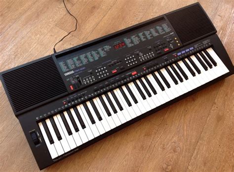 Yamaha PSR-500 - Vintage Keyboard/Arranger (1991) - 61 keys - in mint condition | Barnebys