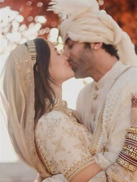 Love conquers all”, Pooja Bhatt wishes newlyweds, Ranbir Kapoor and ...