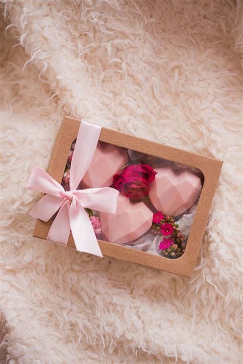 Valentine Chocolate, Valentines Day Treats, Chocolate Hearts, Chocolate Gifts, Valentine Gifts ...