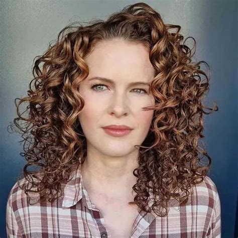 Hairstyle trends 2023 for curly hair: These stylish haircuts showcase curls perfectly!