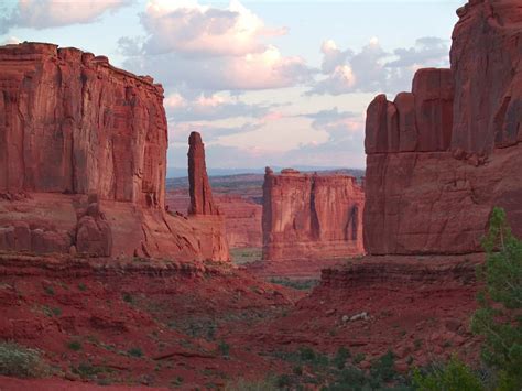 8 Spots for the Perfect Arches National Park Sunrise - Volumes & Voyages