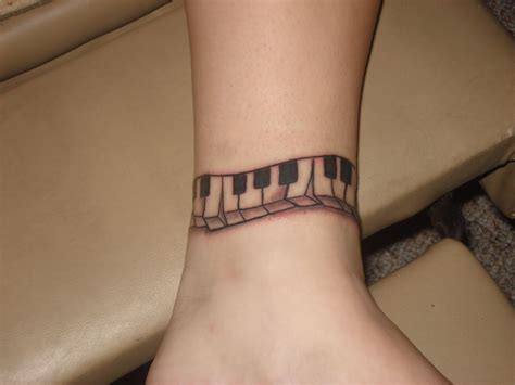 Pin by GlxyYdHplssDrmr on Art | Piano tattoo, Key tattoo, Tattoos