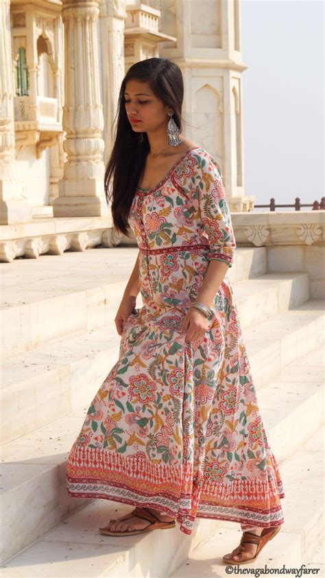 An Indian Summer - THE VAGABOND WAYFARER in 2020 | Indian summer dress, Indian summer fashion ...