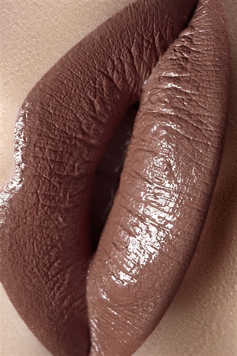 Brown Lipstick Is the Trend To Try Right Now—Here’s How To Wear It ...