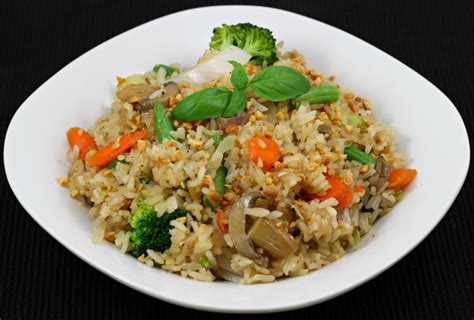 SPICY THAI FRIED RICE - Cook with Kushi