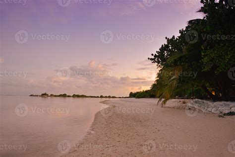 tropical beach landscape 10757671 Stock Photo at Vecteezy