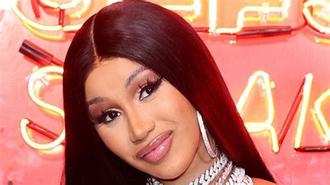 Cardi B Gets Her First Face Tattoo & Fans React: Watch – Hollywood Life