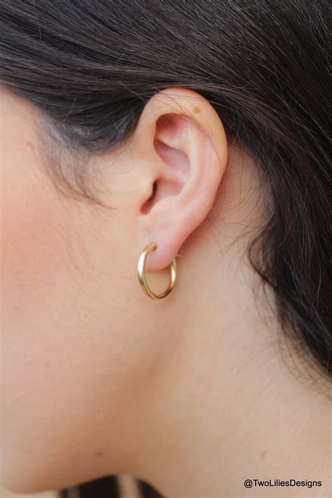 Gold Hoop Earrings 18mm Gold Filled Hoops Small Gold Hoop - Etsy | Simple gold earrings, Diy ...