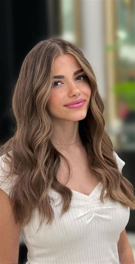 30+ Hair Colour Trends To Try in 2023 : Milk Tea Balayage Soft Waves