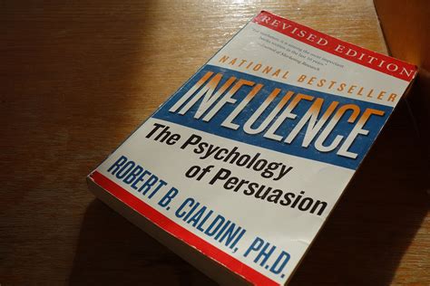 Robert_B_Cialdini_-_Influence_-_The_Psychology_of_Persuasion - The Anti-MBA