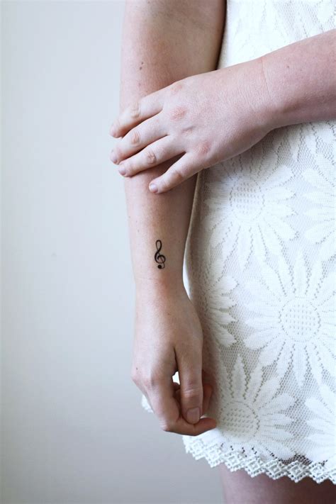 Small G Clef music temporary tattoo (4 pieces)