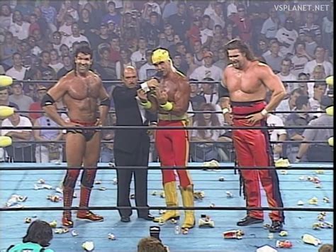 Hulk Hogan turns Heel and forms NWO, WCW Bash at the Beach 1996 - video Dailymotion