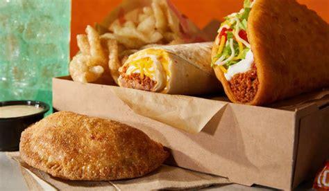 Taco Bell Introduces Cheesy Chicken Crispanada - QSR Magazine