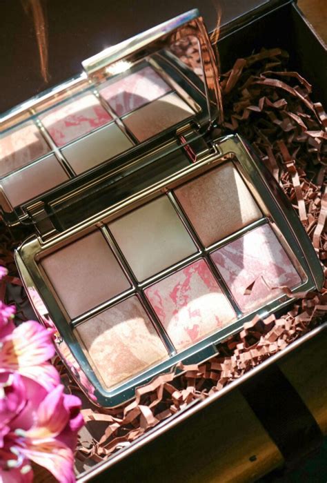 Hourglass Holiday 2020 Ambient Lighting Sculpture Palette I Dreaminlace