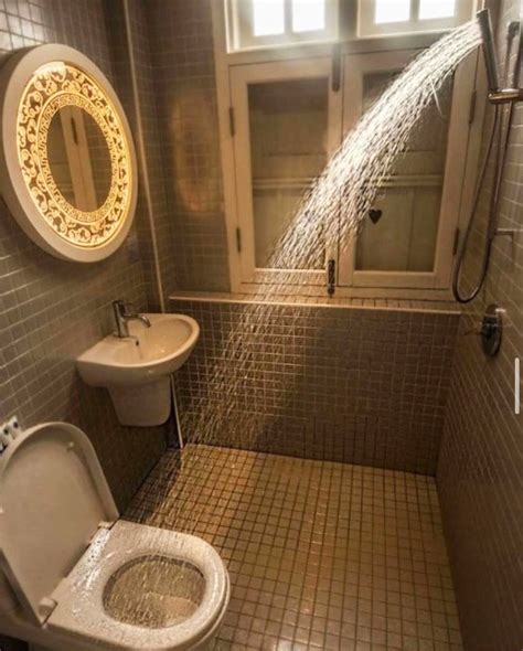 Funny Bathroom Pictures: How Not To Do Design a Bathroom