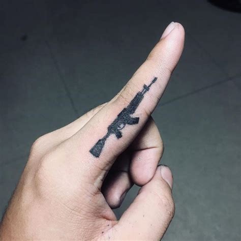 50 Best Finger Tattoo Ideas For 2022 - Pulptastic