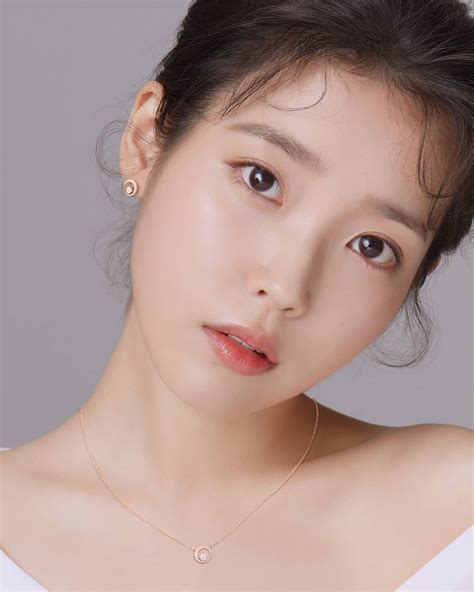 Pin by スウェタ on IU | Without makeup, Makeup layout, Makeup looks