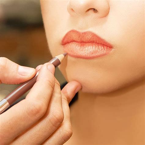 Here’s How To Find The Most Flattering Lip Color For Your Skin Tone, According To A Professional ...