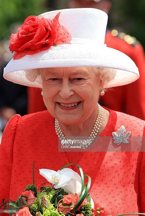 Queen Elizabeth II arrives for Canada Day celebrations on Parliament... | Queen elizabeth, Queen ...