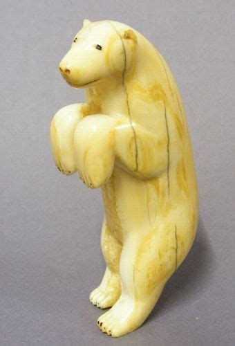 Antique Inuit Bear 1 | Bear carving, Antiques, Inuit