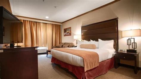 Camrose Resort Casino, BW Premier Collection - UPDATED 2018 Prices & Hotel Reviews (Canada ...