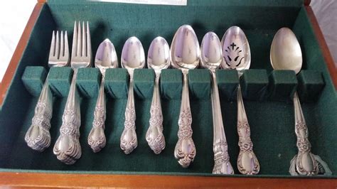 Vintage 1847 Rogers Bros HERITAGE Silverware With Wood Chest Service ...