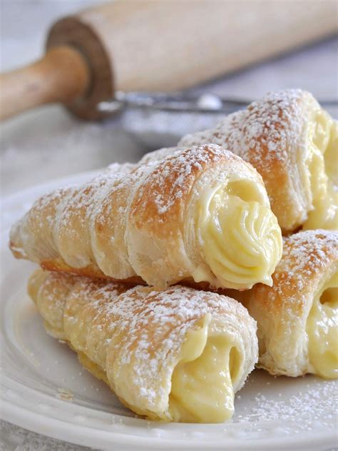 Italian Custard Horns - Homemade Recipes Easy