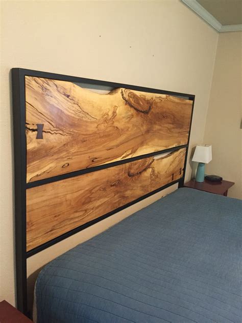 20+ Live Edge Wood Headboard – HomeDecorish