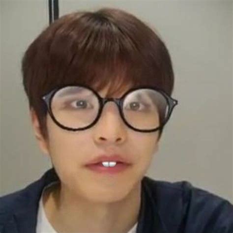 seungyang silly nerd matching icons 🤓👆 Skz In Cute, Facebook Humor ...