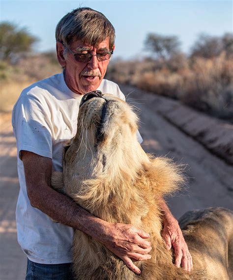 Video Shows Unbelievable Friendship Between Man and Full-Grown Lion ...