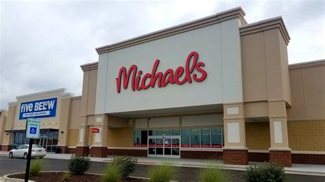 Hobby Lobby and Michaels open two new stores and close two | Wichita Eagle