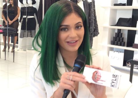Kylie Jenner Lip Kit Video - Famous Person