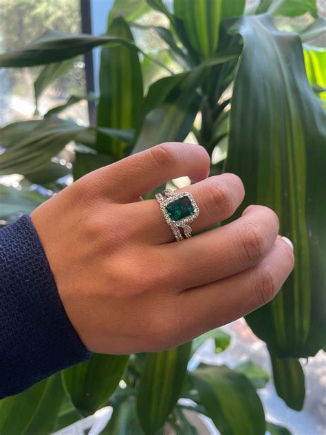 Green Emerald and Diamond Halo Ring | Temple & Grace AU