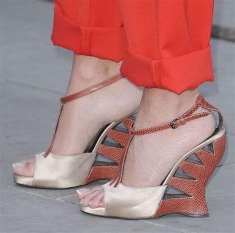 Weird Shoes of Celebrities - Barnorama