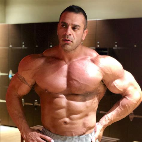 Muscle Lover: Greek Super-Heavyweight bodybuilder Kostas Agallopoulos