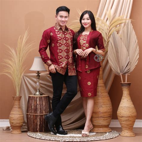 Jual Batik Couple Terbaru 2022 / Baju Couple Pasangan / Kebaya Couple / Kebaya Set / Baju Natal ...