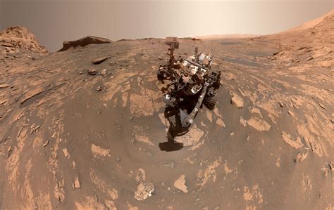 Two Versions of a Curiosity Selfie: Narrow and Wide – NASA Mars Exploration