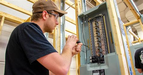 Electrician – Construction and Maintenance Apprenticeship Program ...