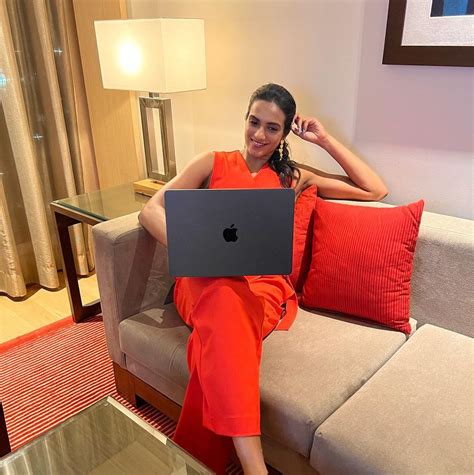 PV Sindhu Fashion - Badminton Star Looking Very Beautiful in Red Suit in Her Latest Photos - The ...