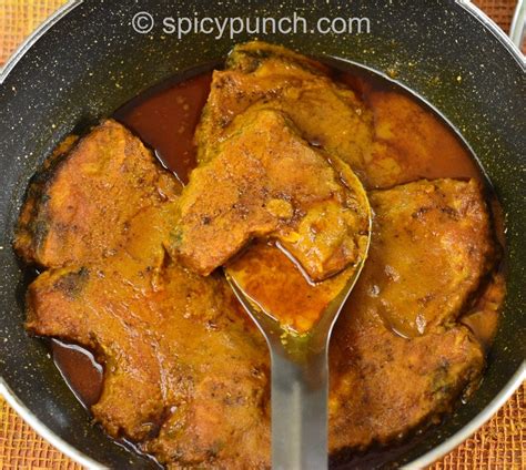 Bengali fish curry - Doi maach recipe - Spicy punch