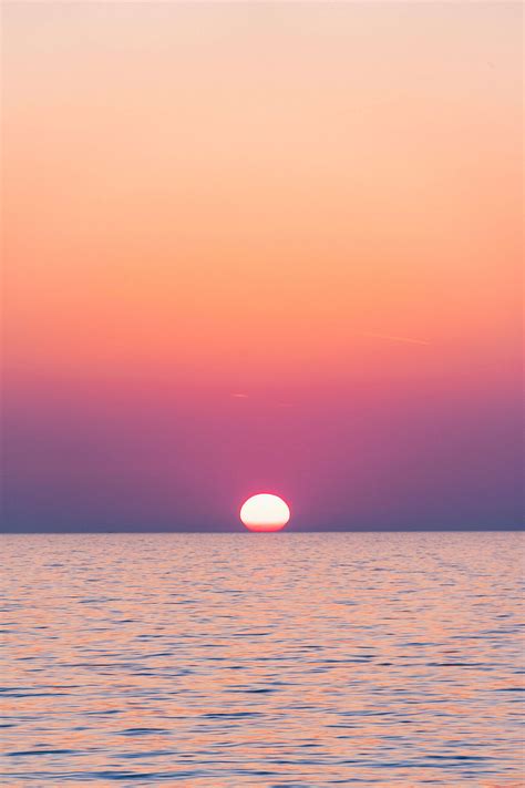 Beautiful Sunset Above the Sea with Golden & Violet Sky Free Stock ...