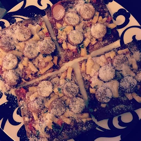 Arielle on Instagram: “Lavash flatbread pizza with mango salsa, chicken sausage, and parm cheese ...