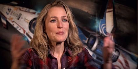 Squadron 42: Interview de Gillian Anderson par Sandi Gardiner