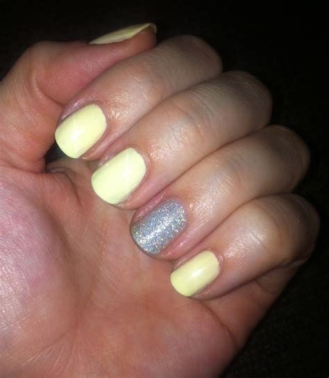 My nails today, cute yellow with glitter nail. | Nails today, Glitter nails, Nails