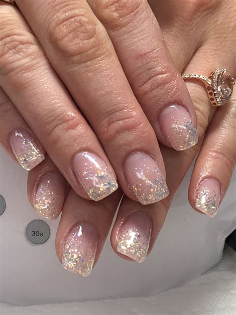 9 Ombre Nails With Glitter: A Trendy And Sparkly Manicure – ADDICFASHION